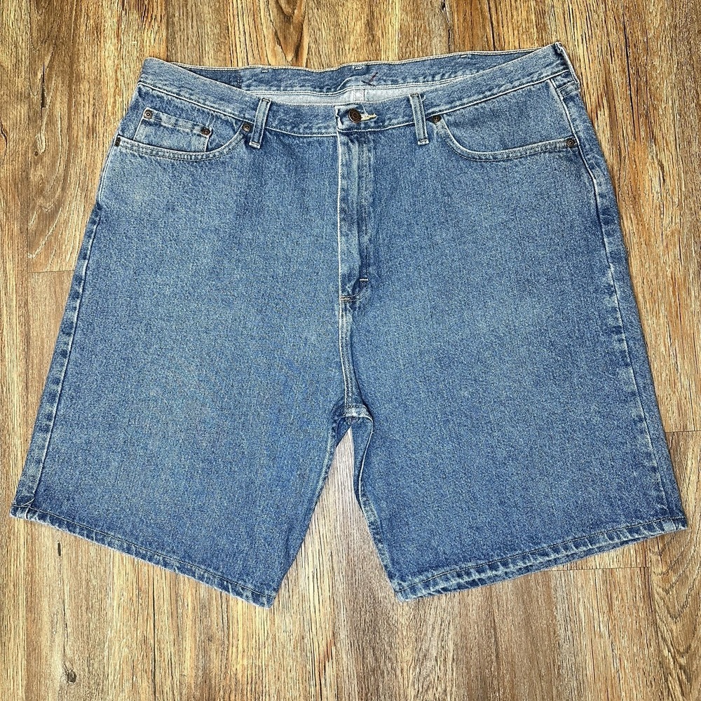 Wrangler Men's Jean Shorts Size 42 Relaxed Fit Denim 5 Pocket Casual Jorts